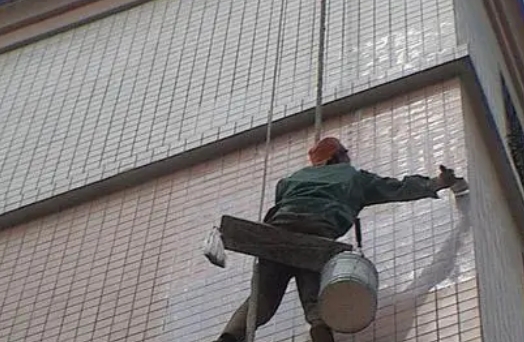 唐山市卫生间漏水维修公司分享下唐山市外墙防水的必要性。